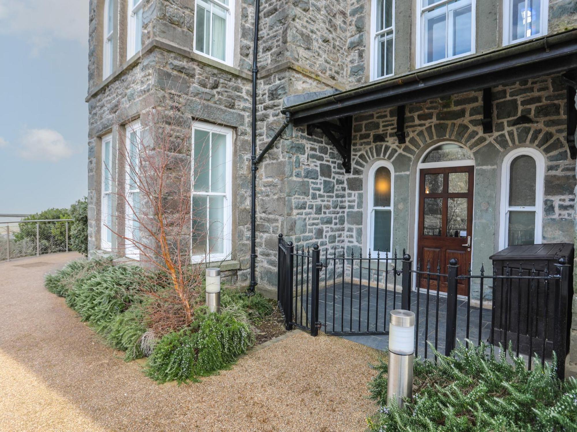 Harlech Apartments - Matholwch Экстерьер фото